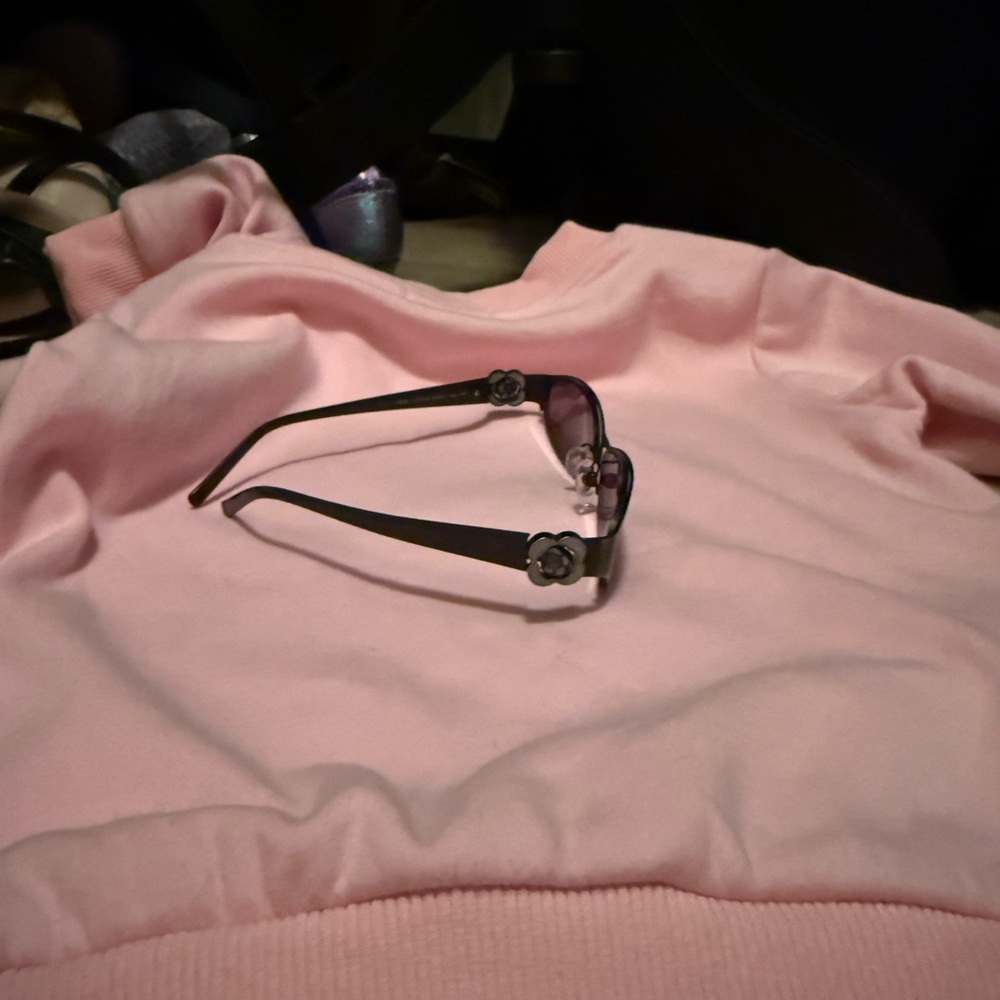 Chanel Sunglasses - Picture 4 of 8
